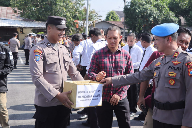 Polres Kediri Galang Donasi Dari Anggota Untuk Korban Bencana Aceh Sumatera