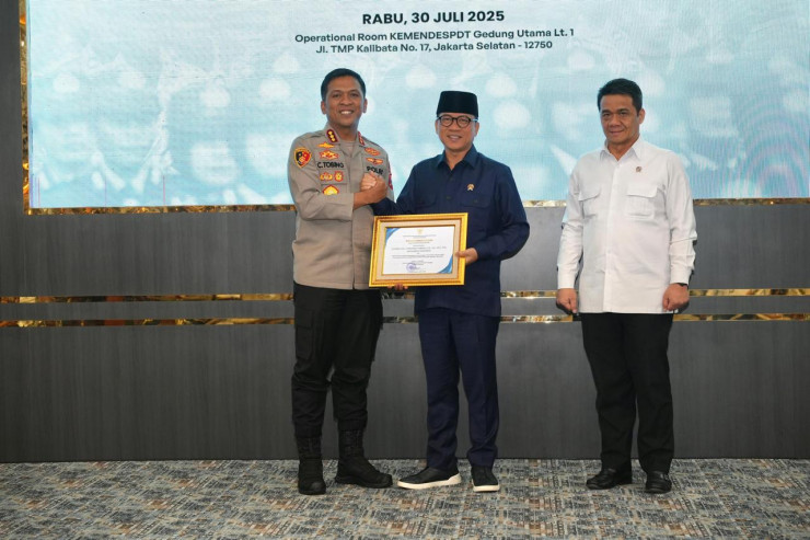 Kementerian Desa PDT Beri Penghargaan Polda Banten dan Polresta Sidoarjo